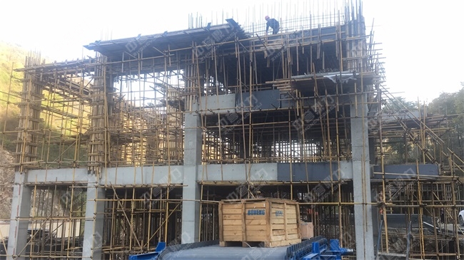 秀山堯柏水泥基建現(xiàn)場(chǎng)