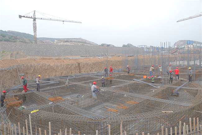 大型采石場施工現(xiàn)場