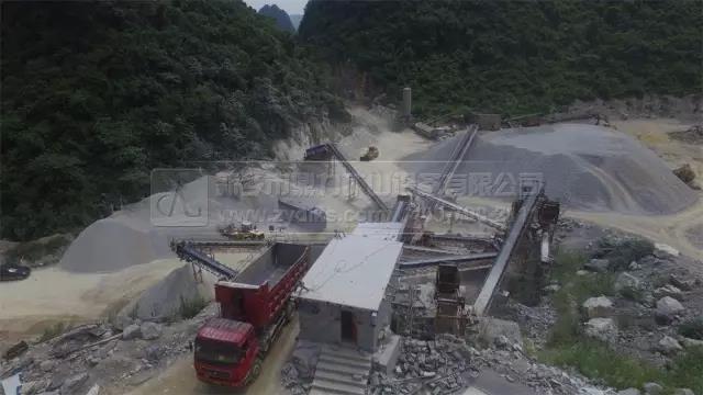 ��ɽ��Ĳ�ʯ��(ch��ng)�����D