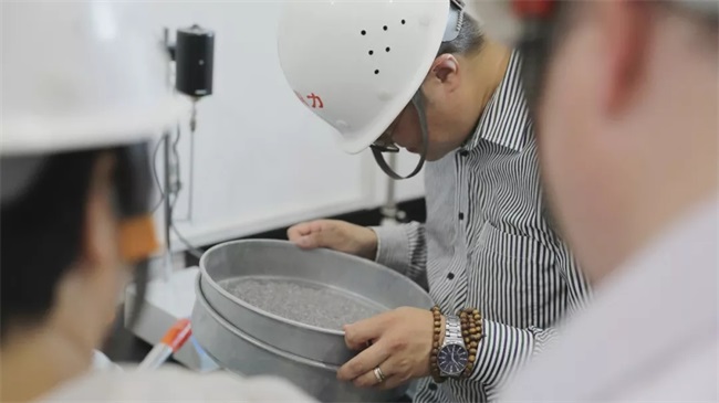 機(jī)制砂石粉含量檢測(cè)現(xiàn)場(chǎng)