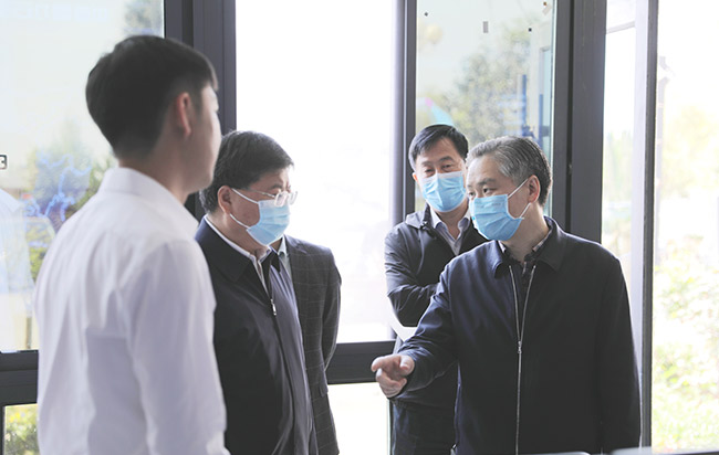 ���l(xi��ng)�и����L��ռ��һ�Ѕ��^���u�����Vɽ�����Ɣ���